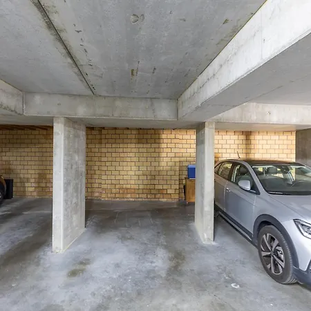 Stylish 2-bedroom With Terrace, Cleaning Included