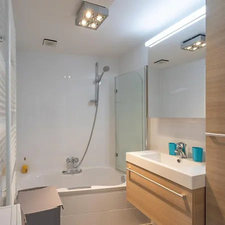 Stylish 2-bedroom With Terrace, Cleaning Included Middelkerke