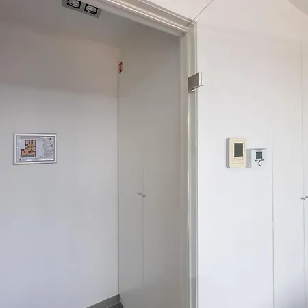 Apartment Stylish 2-bedroom With Terrace, Cleaning Included
