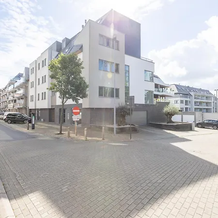 Sunny With Open Terrace, Cleaning Included Middelkerke