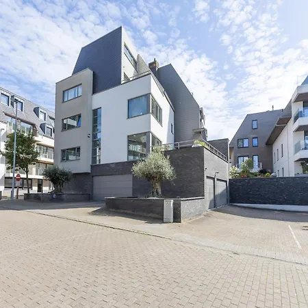 Apartman Stylish 2-bedroom With Terrace, Cleaning Included *
